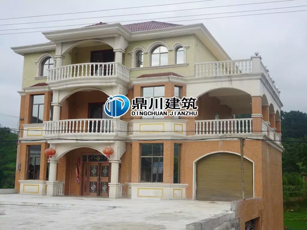 農村自建房巧用羅馬柱，讓房子高端大氣還不貴！