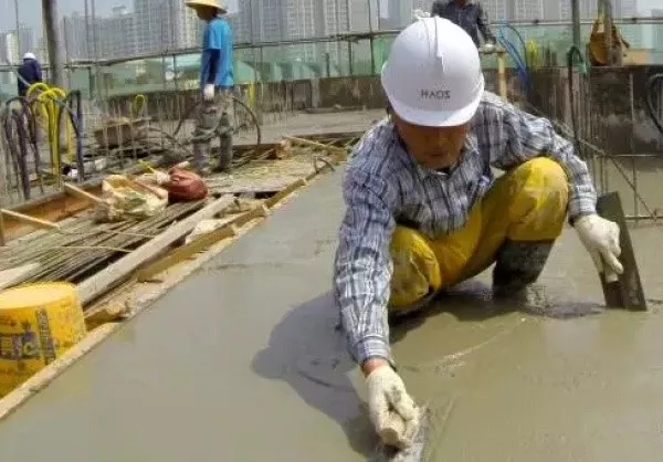農村建房澆筑完水泥還要灑幾天水？