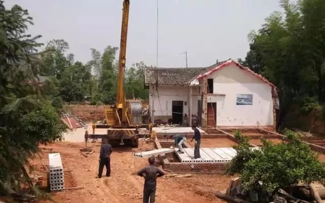 建房自述：一層帶閣樓自建房10萬搞定，養老真是很適合！