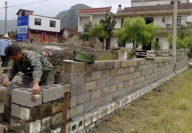 【分享】江西網友花30萬建成帶門面的農村別墅，臨街地基很適合！