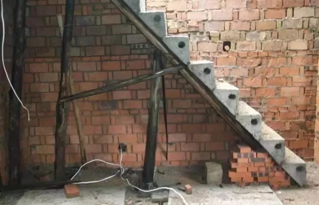 建房自述：一層帶閣樓自建房10萬搞定，養老真是很適合！